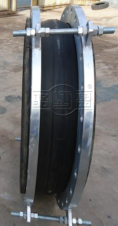 橡膠接頭出現(xiàn)褪色的原因是什么？