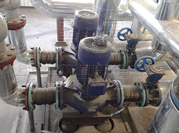 不銹鋼<a href=http://m.zwmfcls.com.cn target=_blank class=infotextkey>卡箍橡膠接頭</a>實(shí)物圖