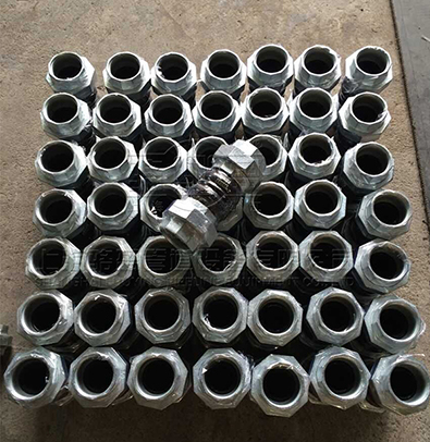 DN80<a href=http://m.zwmfcls.com.cn target=_blank class=infotextkey>絲扣橡膠接頭</a>